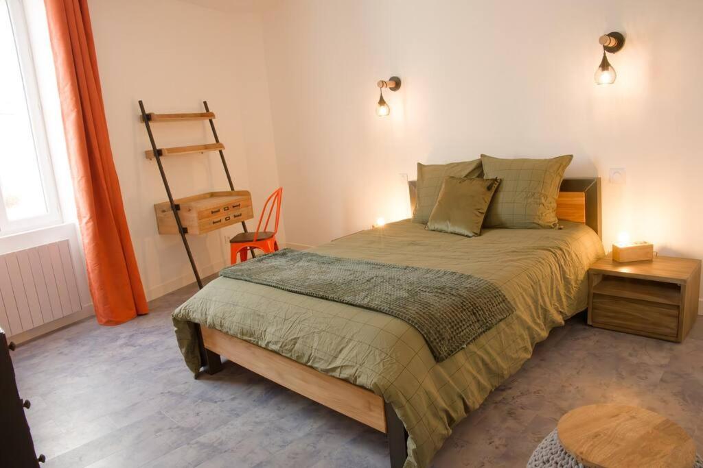 La Thoresienne Thoree-les-Pins Bagian luar foto